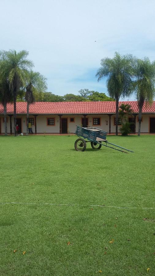 El Pantanal Hotel & Resort Puerto Quijarro  ภายนอก รูปภาพ