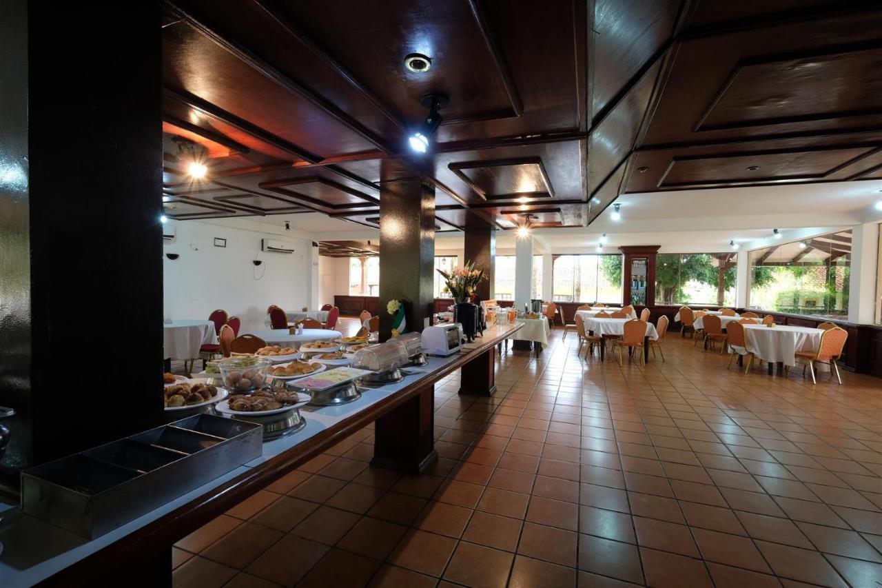 El Pantanal Hotel & Resort Puerto Quijarro  ภายนอก รูปภาพ