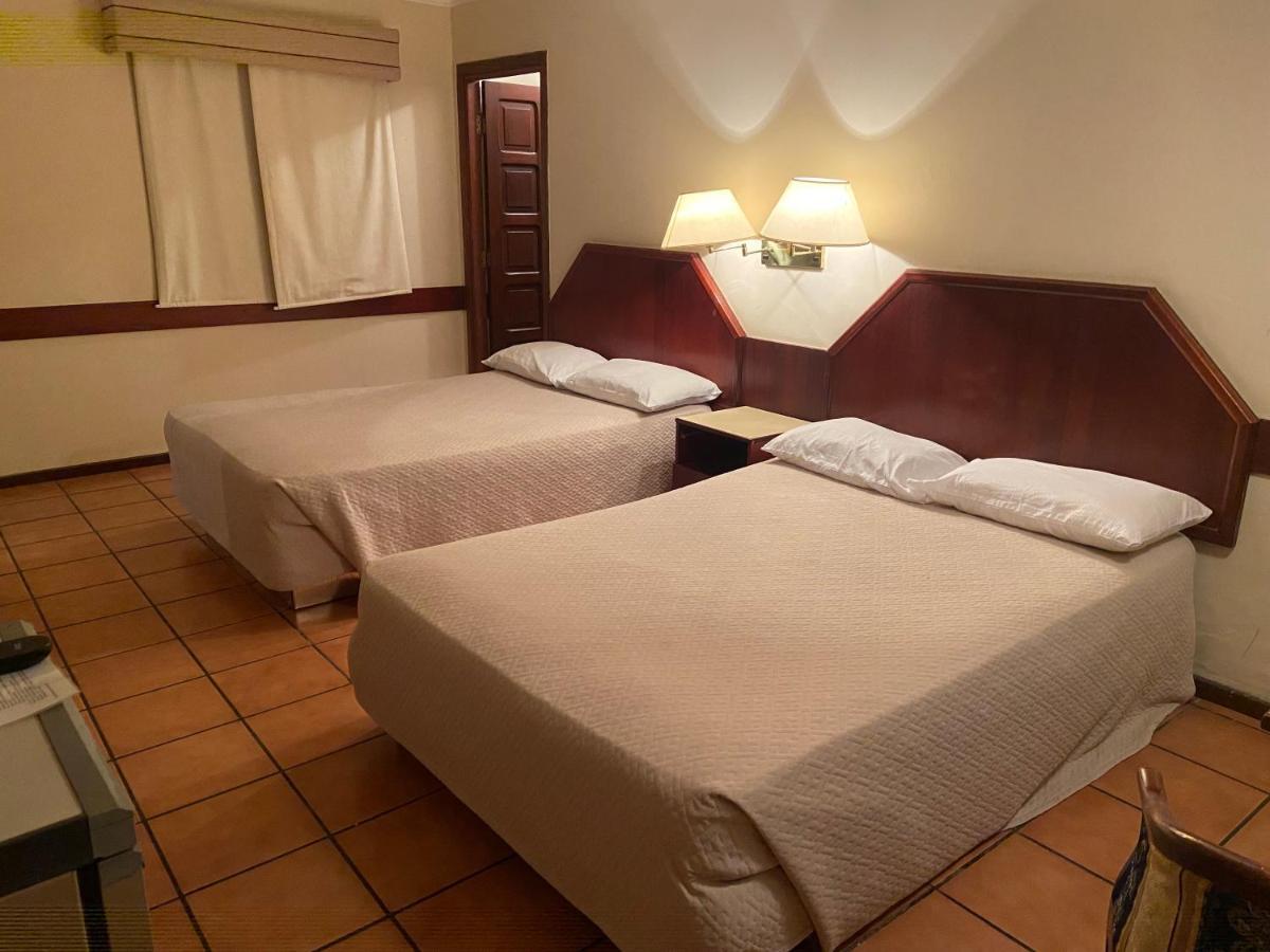 El Pantanal Hotel & Resort Puerto Quijarro  ภายนอก รูปภาพ